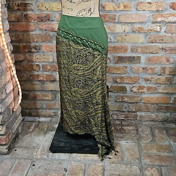 NWT MetroStyle Green Paisley assymetrical maxi skirt size 14 - Picture 1 of 13